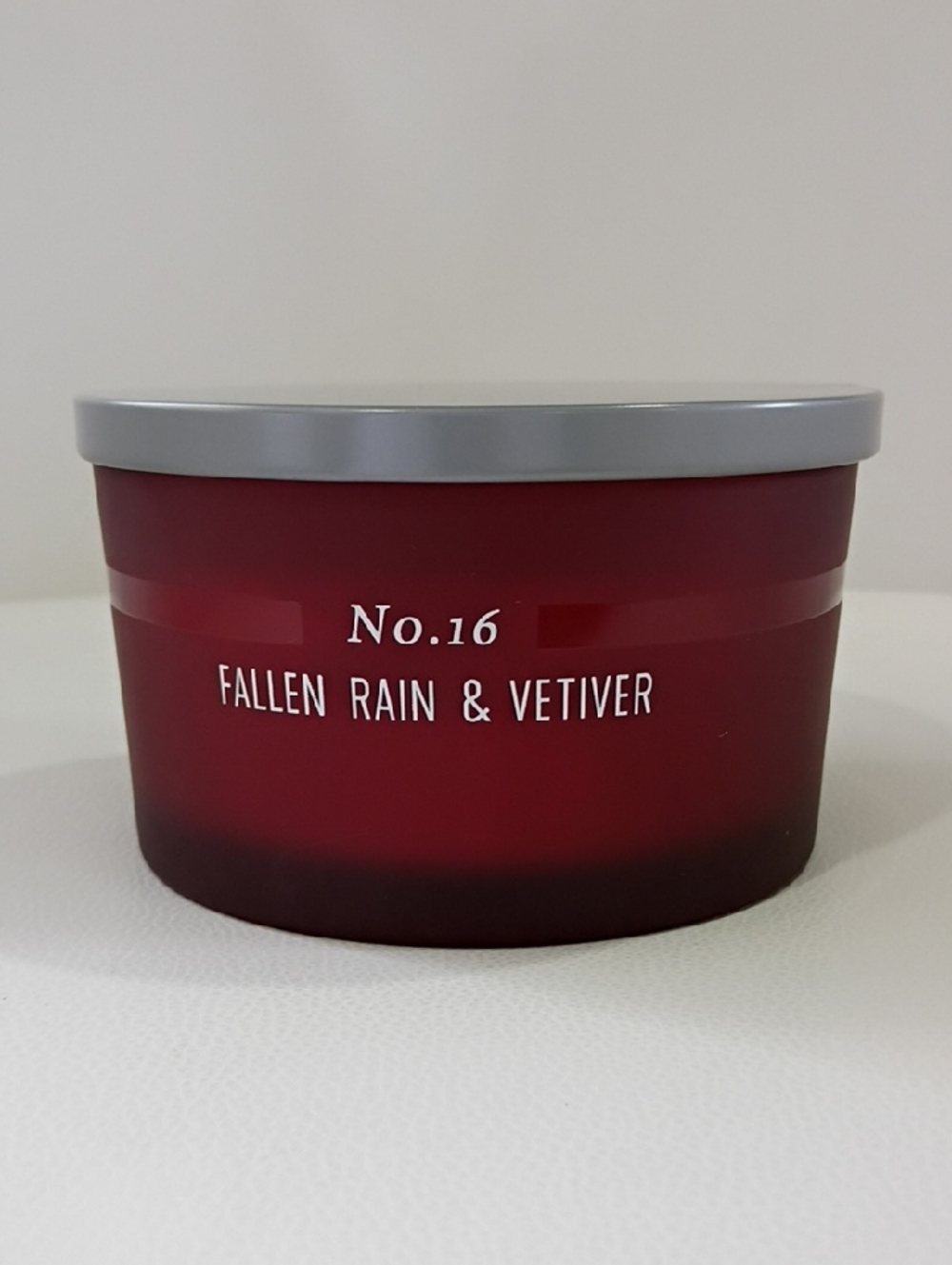 No.16 Fallen Rain & Vetiver Red Extra Large 3 Wick Candle Jar